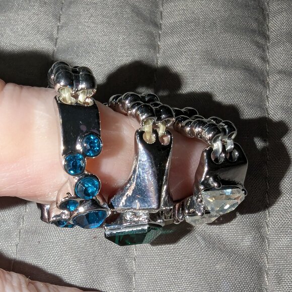 $3 with Bundle ~ Lot of 3 NWOT Rhinestone Stretch Rings 5423 - Picture 3 of 4